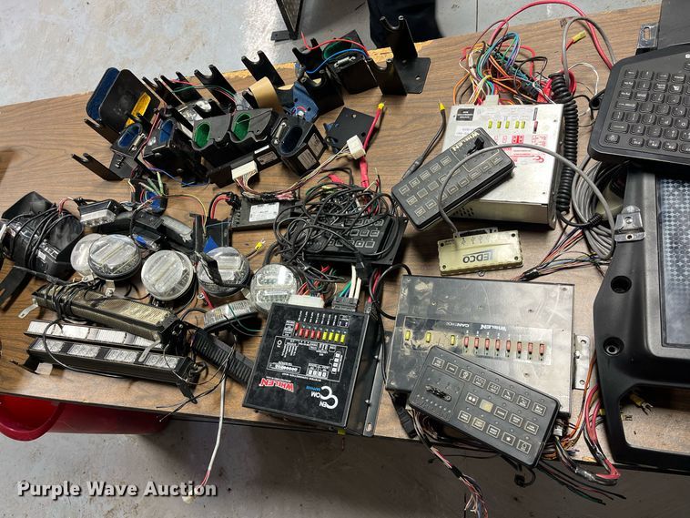 image for item MN9330 Automotive accessories