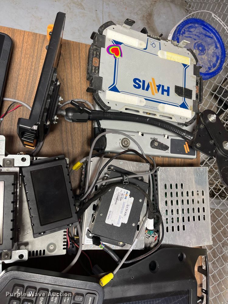 image for item MN9330 Automotive accessories