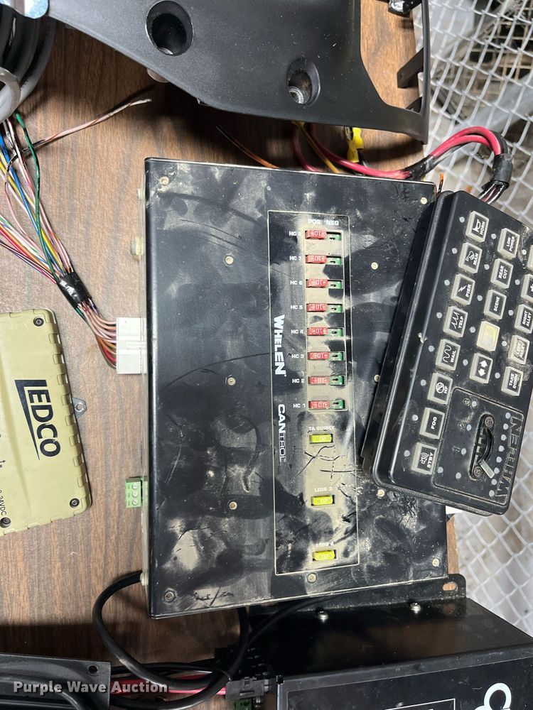 image for item MN9330 Automotive accessories