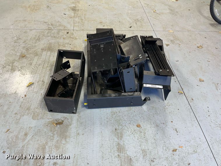 image for item MN9332 Automotive accessories