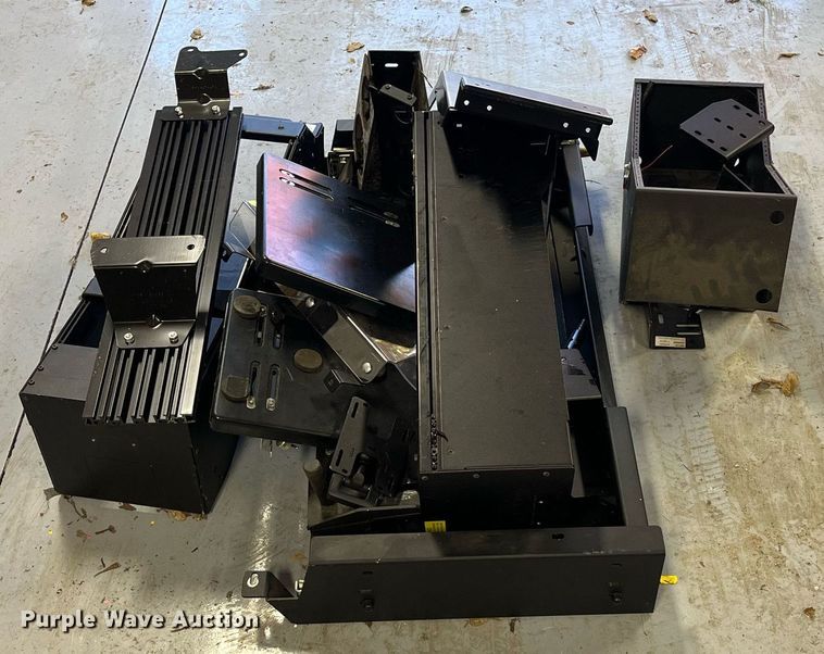 image for item MN9332 Automotive accessories