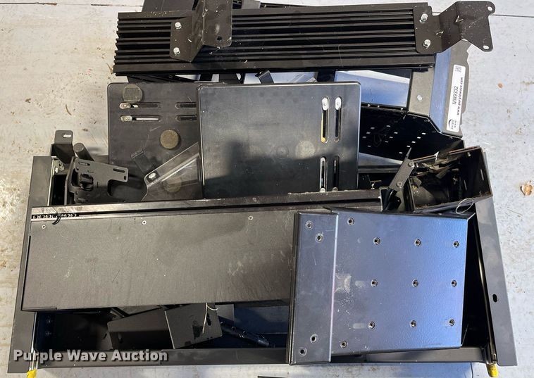 image for item MN9332 Automotive accessories