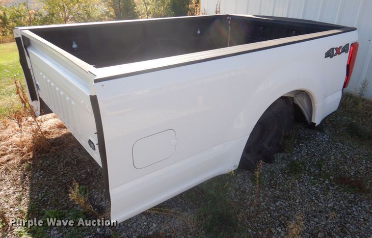 image for item MU9765 8' L pickup bed