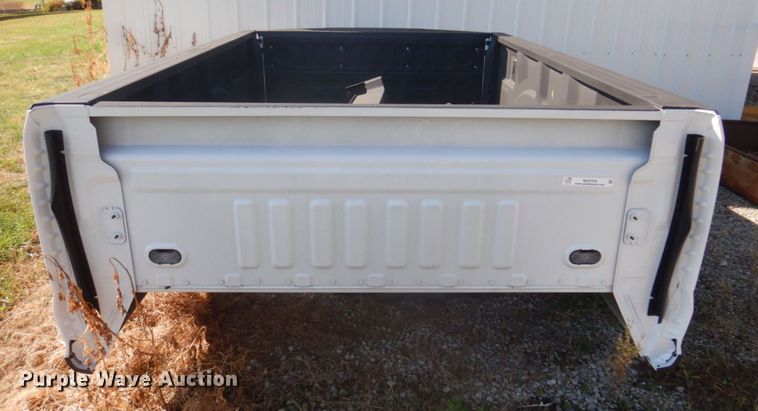 image for item MU9765 8' L pickup bed