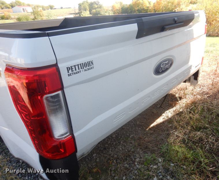 image for item MU9765 8' L pickup bed