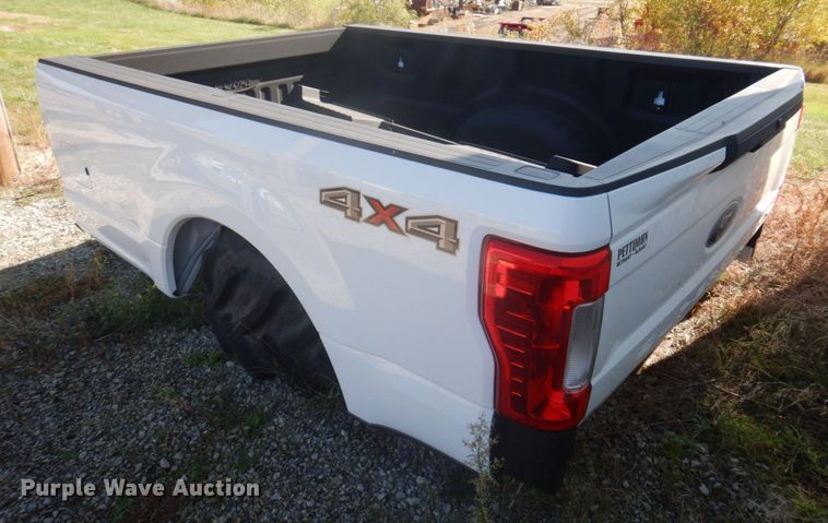 image for item MU9765 8' L pickup bed