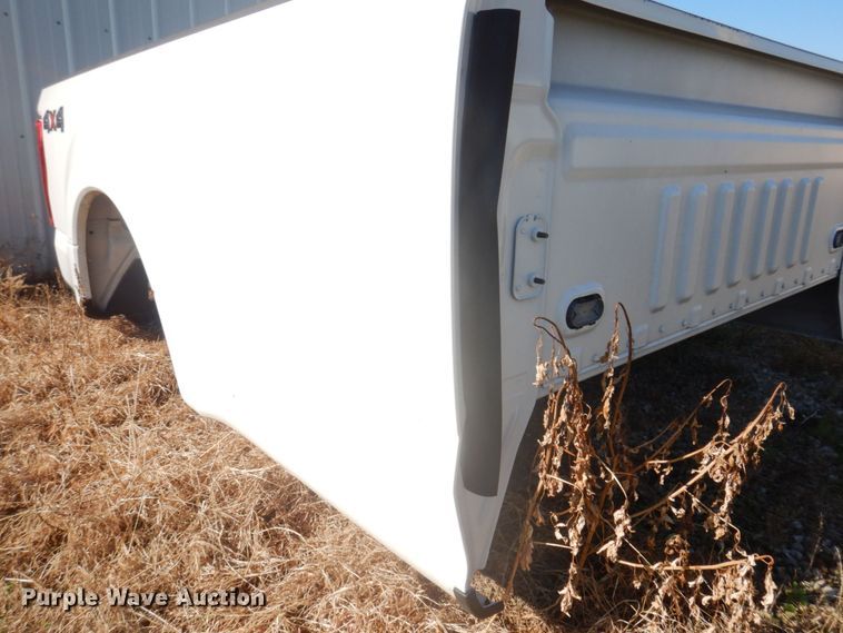 image for item MU9765 8' L pickup bed