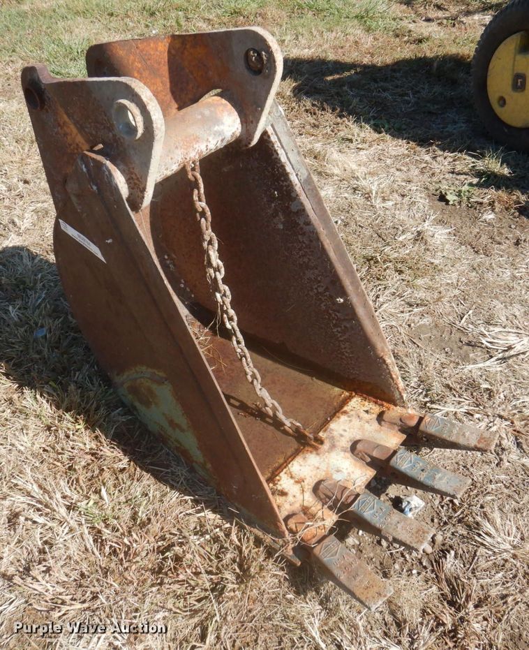 image for item MU9768 Backhoe bucket