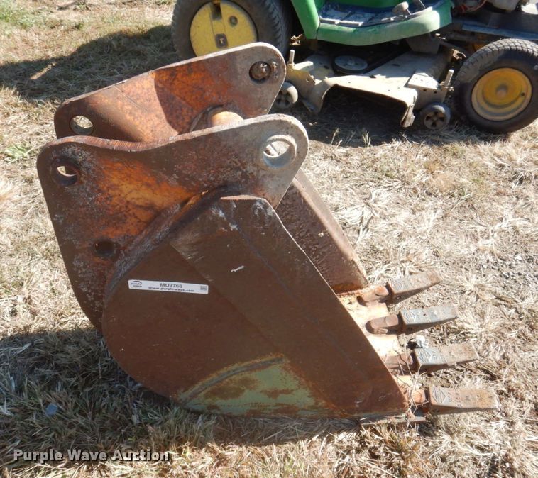 image for item MU9768 Backhoe bucket