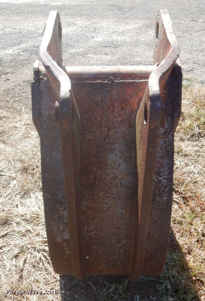 image for item MU9768 Backhoe bucket