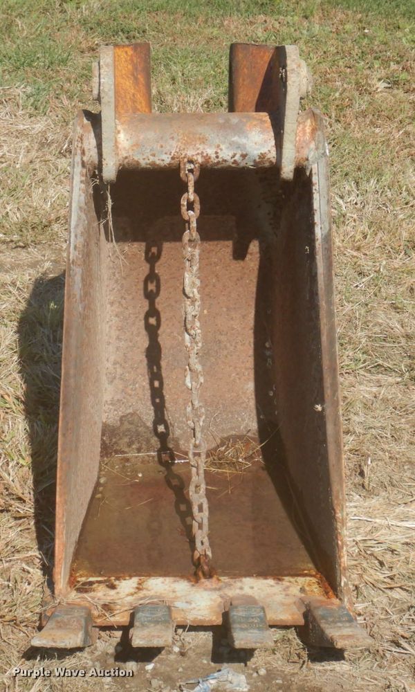 image for item MU9768 Backhoe bucket
