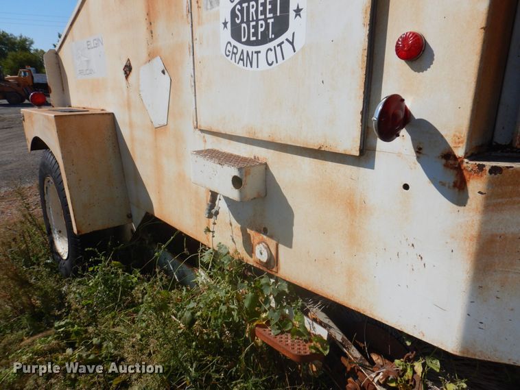 image for item MU9769 Elgin Pelican  street sweeper truck