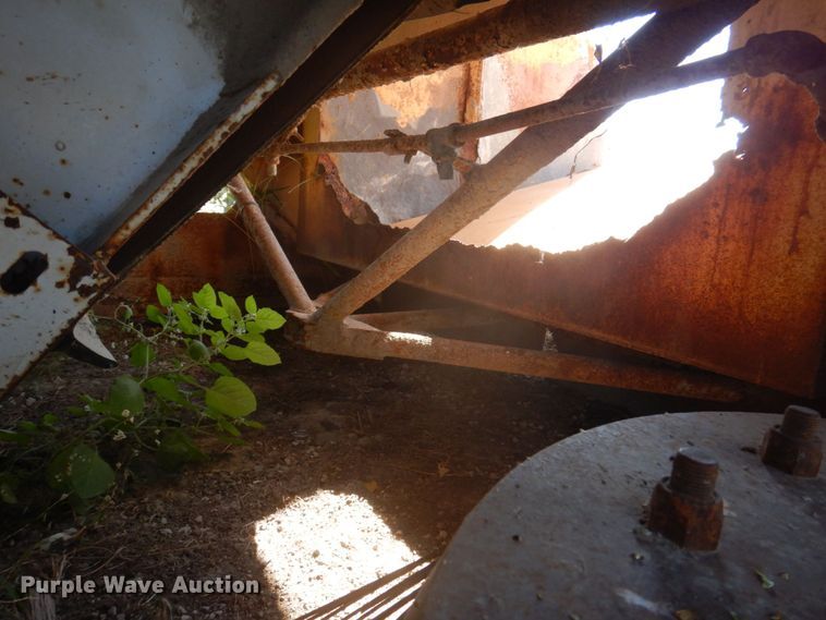 image for item MU9769 Elgin Pelican  street sweeper truck