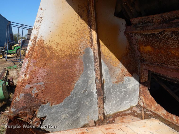 image for item MU9769 Elgin Pelican  street sweeper truck