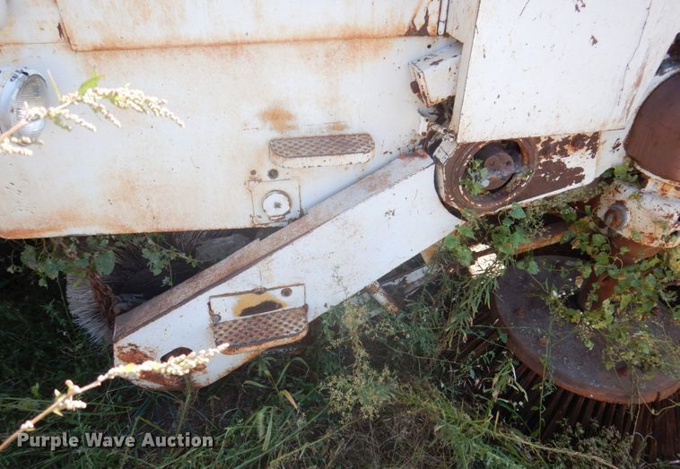 image for item MU9769 Elgin Pelican  street sweeper truck