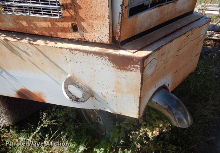 image for item MU9769 Elgin Pelican  street sweeper truck