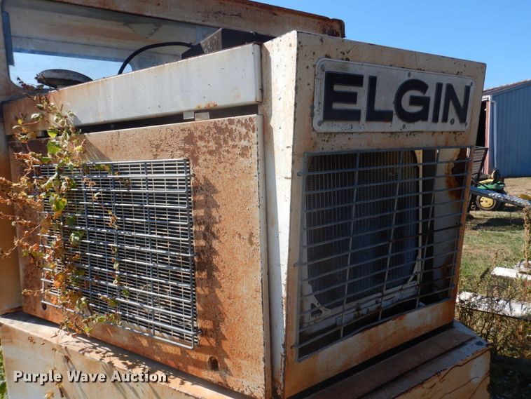 image for item MU9769 Elgin Pelican  street sweeper truck