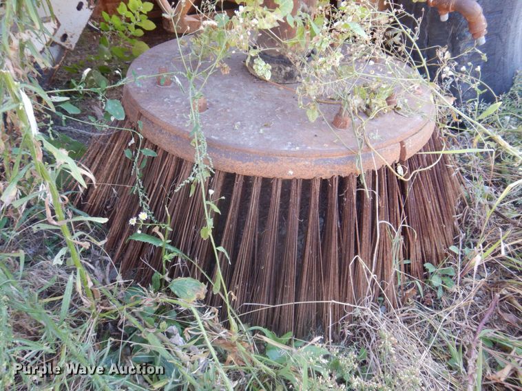 image for item MU9769 Elgin Pelican  street sweeper truck