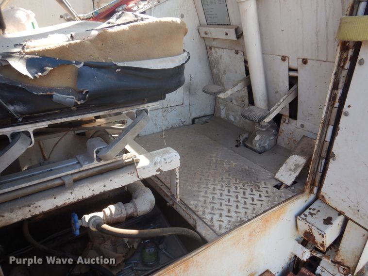 image for item MU9769 Elgin Pelican  street sweeper truck