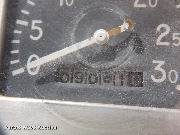 image for item MU9769 Elgin Pelican  street sweeper truck