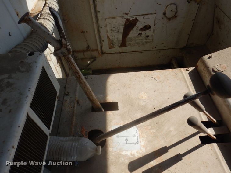 image for item MU9769 Elgin Pelican  street sweeper truck