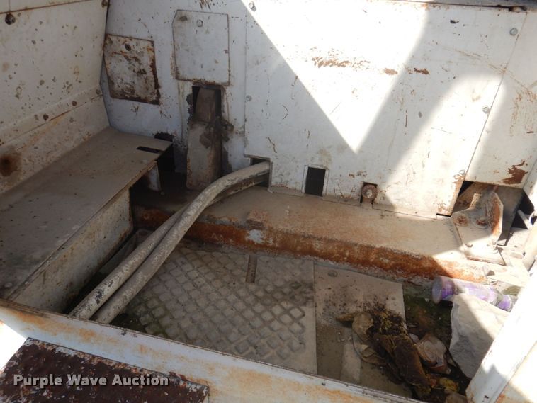 image for item MU9769 Elgin Pelican  street sweeper truck