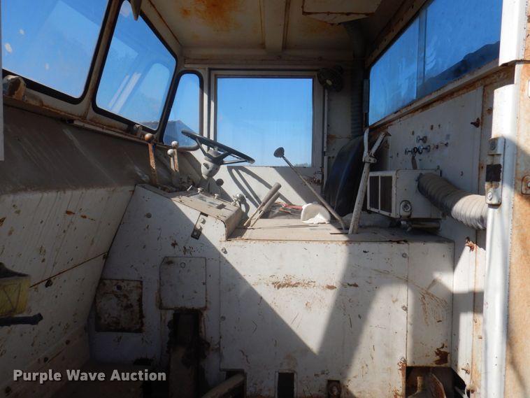 image for item MU9769 Elgin Pelican  street sweeper truck