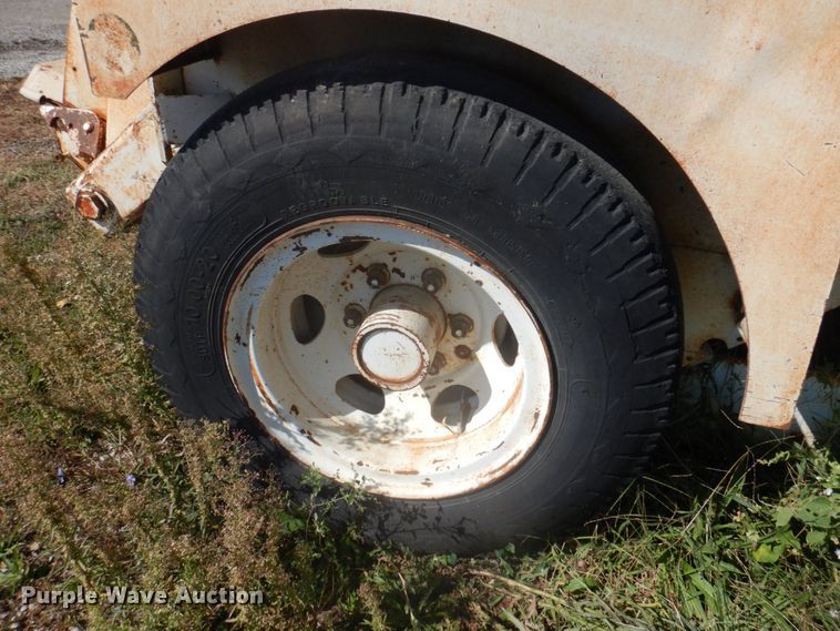 image for item MU9769 Elgin Pelican  street sweeper truck