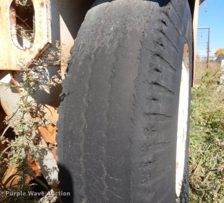 image for item MU9769 Elgin Pelican  street sweeper truck