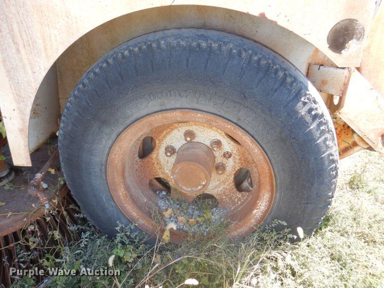 image for item MU9769 Elgin Pelican  street sweeper truck