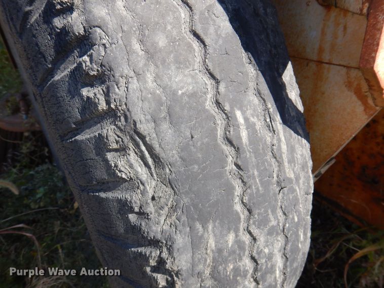 image for item MU9769 Elgin Pelican  street sweeper truck