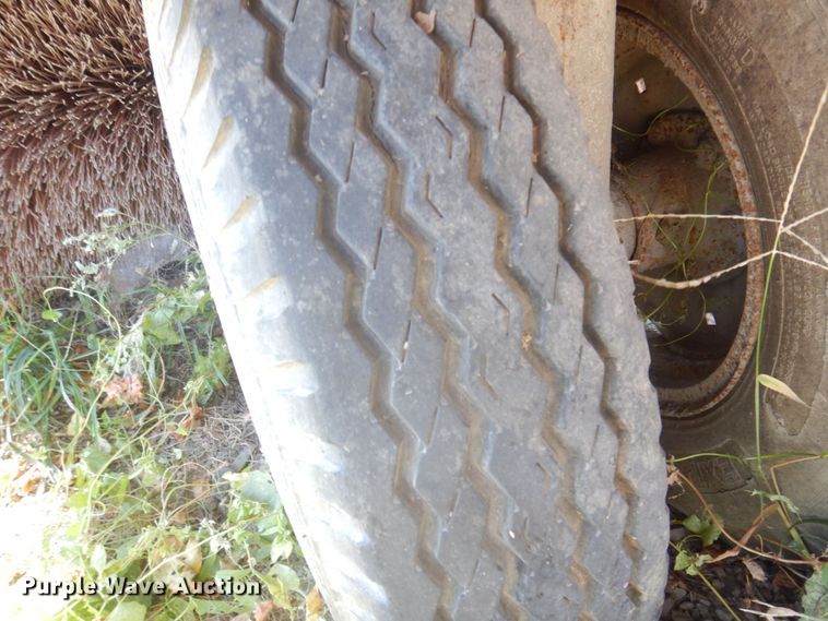 image for item MU9769 Elgin Pelican  street sweeper truck