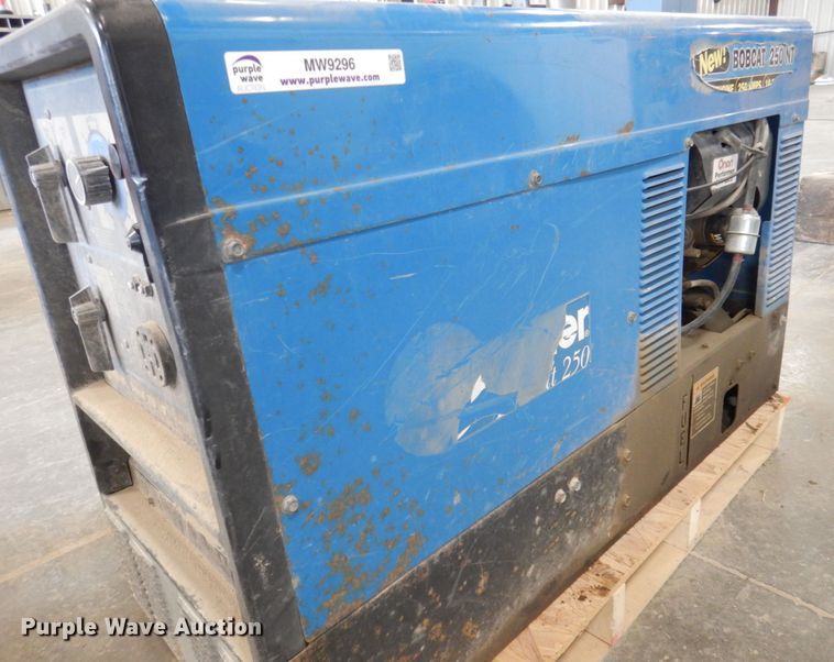 image for item MW9296 Miller Bobcat 250 NT  welder/generator