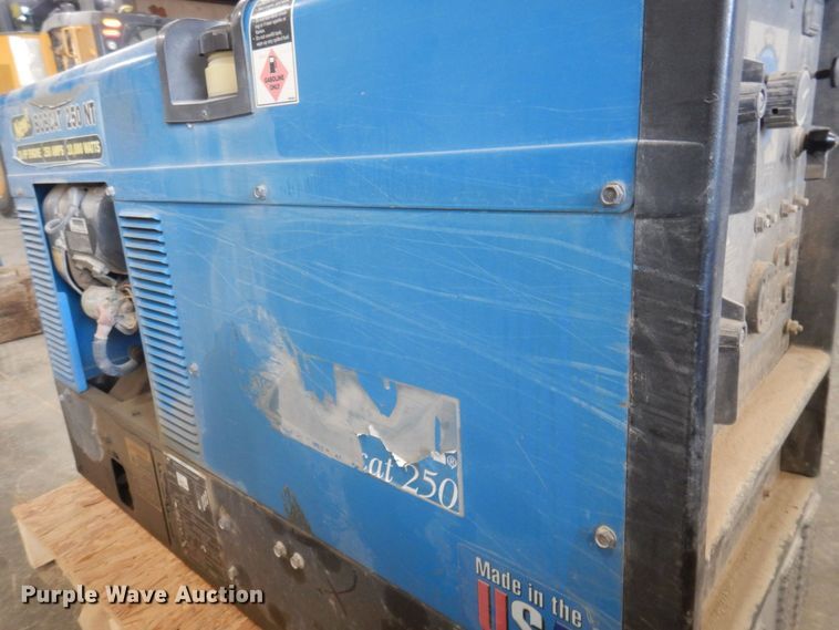 image for item MW9296 Miller Bobcat 250 NT  welder/generator