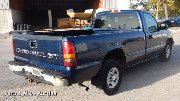 image for item MW9305 2000 Chevrolet Silverado 1500  pickup truck