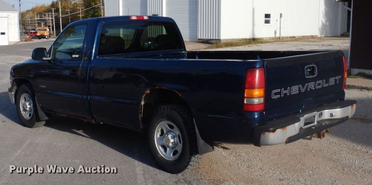 image for item MW9305 2000 Chevrolet Silverado 1500  pickup truck