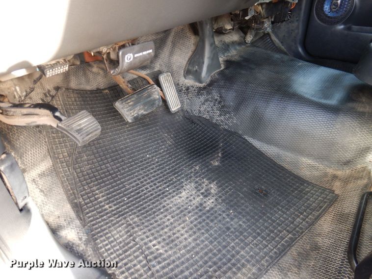 image for item MW9305 2000 Chevrolet Silverado 1500  pickup truck