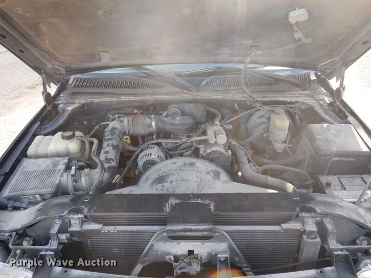 image for item MW9305 2000 Chevrolet Silverado 1500  pickup truck