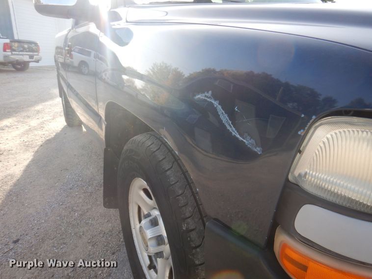 image for item MW9305 2000 Chevrolet Silverado 1500  pickup truck