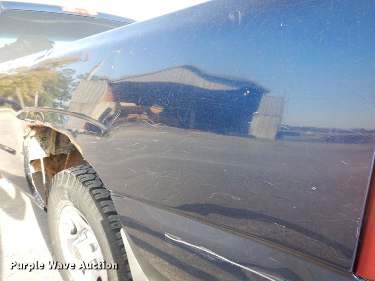 image for item MW9305 2000 Chevrolet Silverado 1500  pickup truck