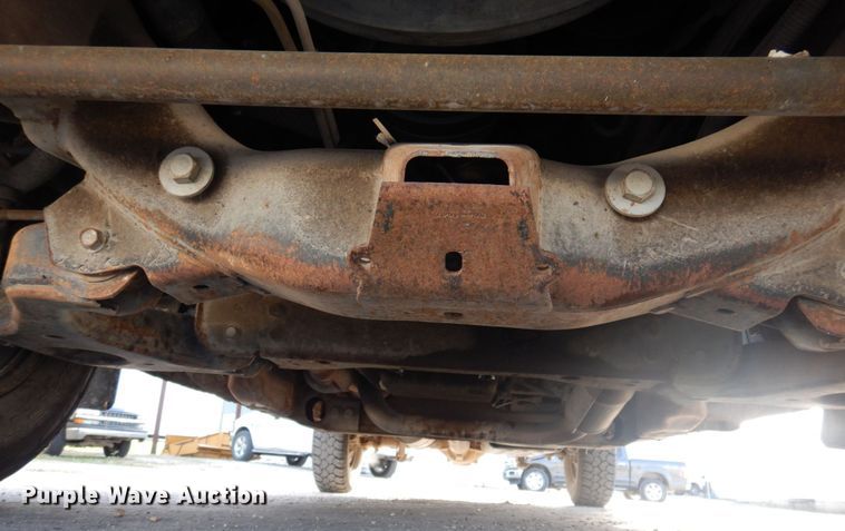 image for item MW9305 2000 Chevrolet Silverado 1500  pickup truck