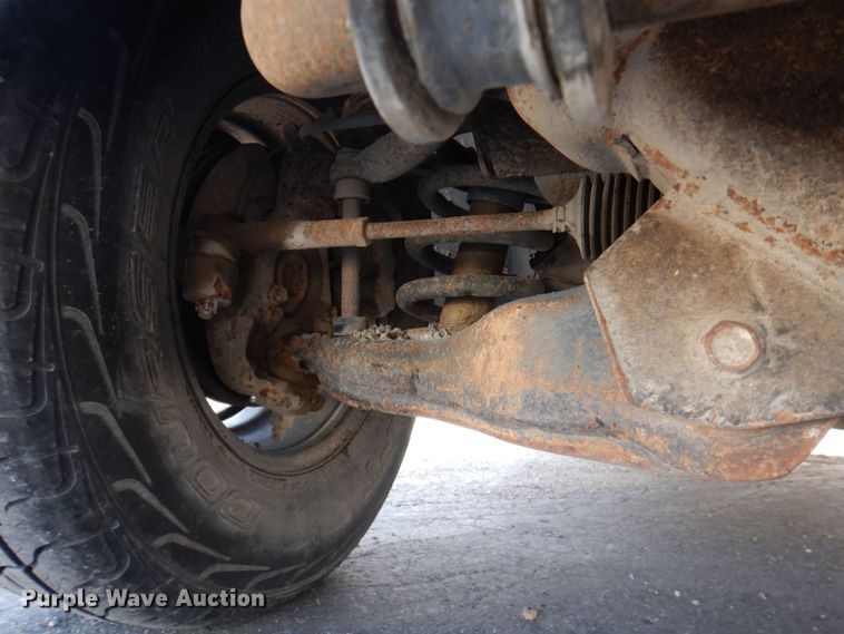 image for item MW9305 2000 Chevrolet Silverado 1500  pickup truck