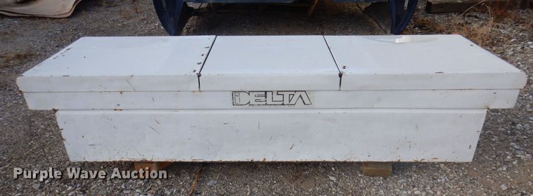 image for item MW9305 2000 Chevrolet Silverado 1500  pickup truck