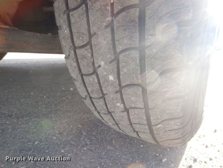 image for item MW9305 2000 Chevrolet Silverado 1500  pickup truck