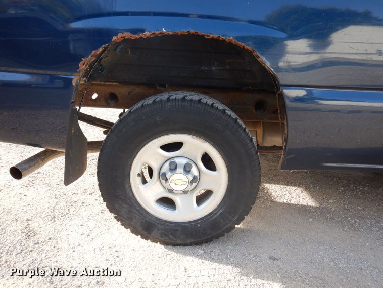 image for item MW9305 2000 Chevrolet Silverado 1500  pickup truck