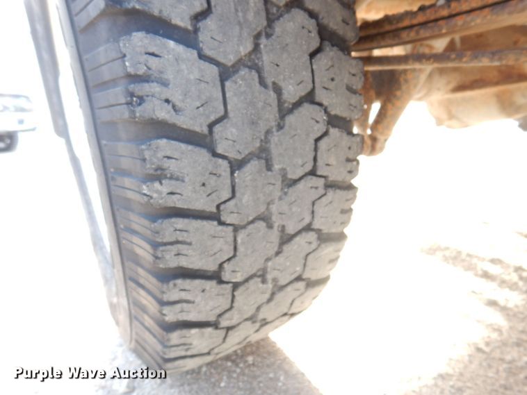 image for item MW9305 2000 Chevrolet Silverado 1500  pickup truck