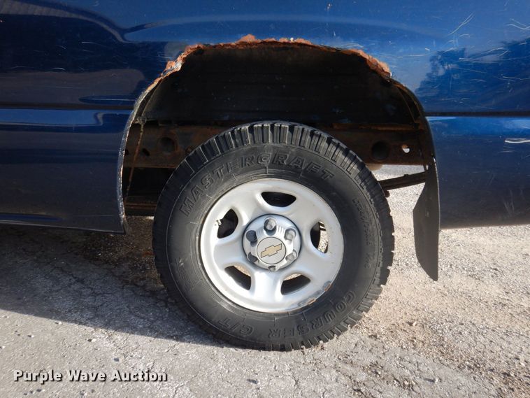 image for item MW9305 2000 Chevrolet Silverado 1500  pickup truck