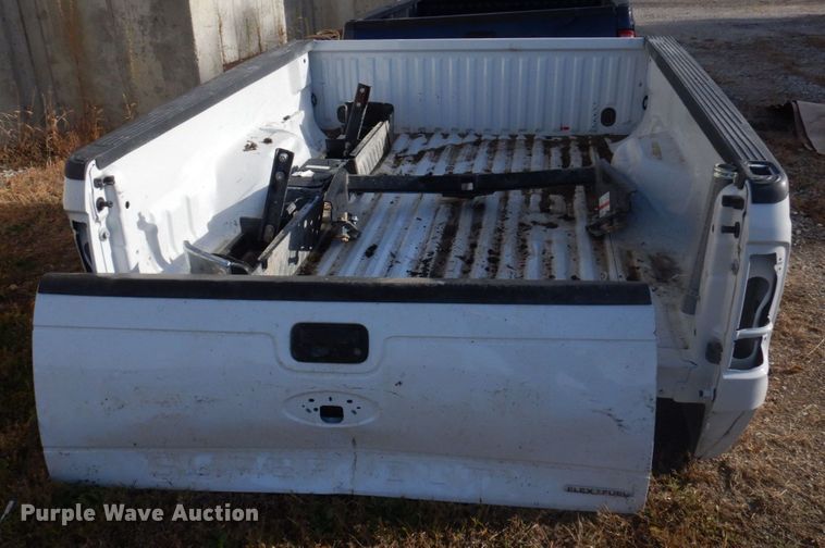 image for item MW9307 2016 Ford F250  pickup truck bed