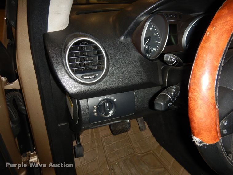 image for item DH8894 2006 Mercedes Benz ML500  SUV