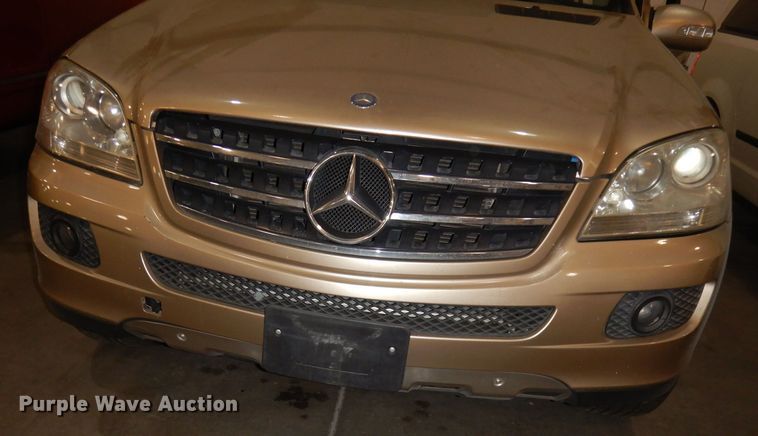 image for item DH8894 2006 Mercedes Benz ML500  SUV